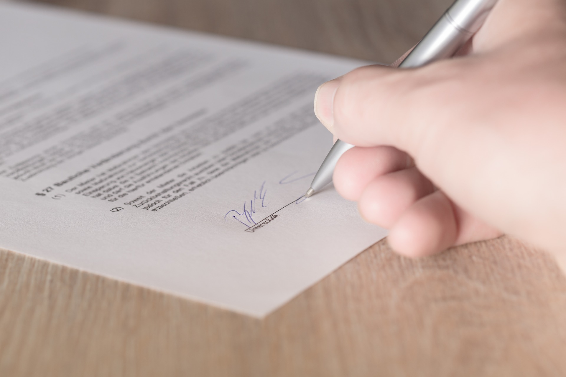 Court review of unfair terms in consumer contracts in the European order for payment procedure